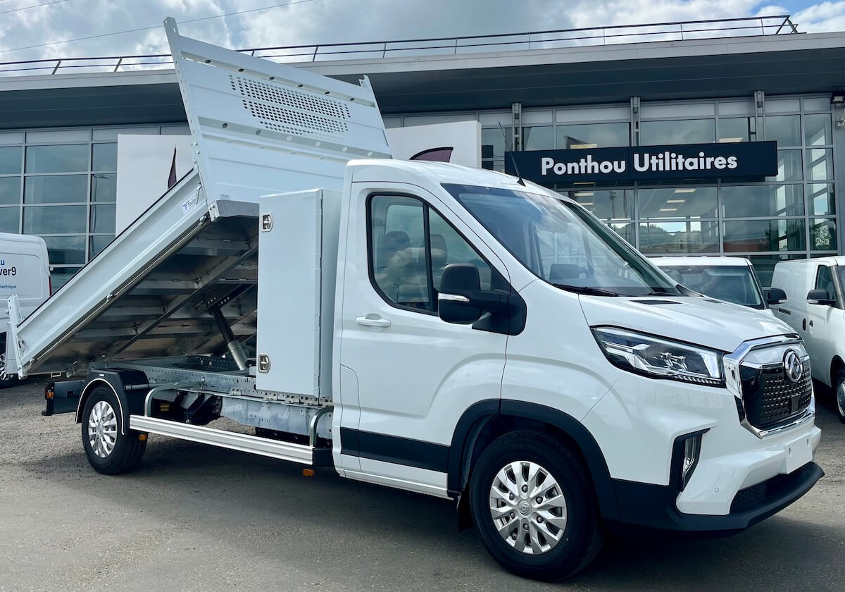 Maxus eDeliver9 avec benne